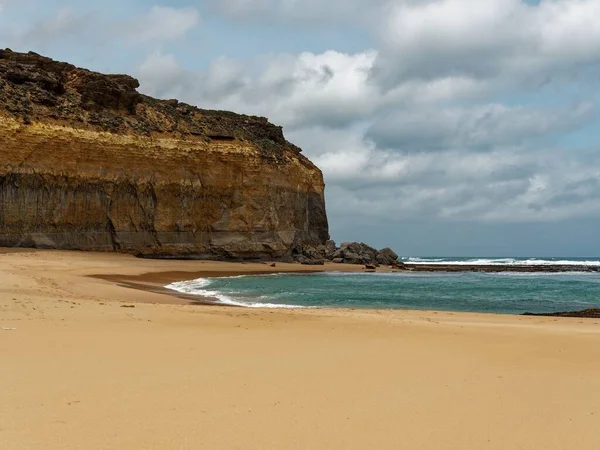Gibsons Steeps Παραλία Καταπληκτική Απόκρημνα Βράχια Χρυσή Άμμο Κατά Μήκος — Φωτογραφία Αρχείου