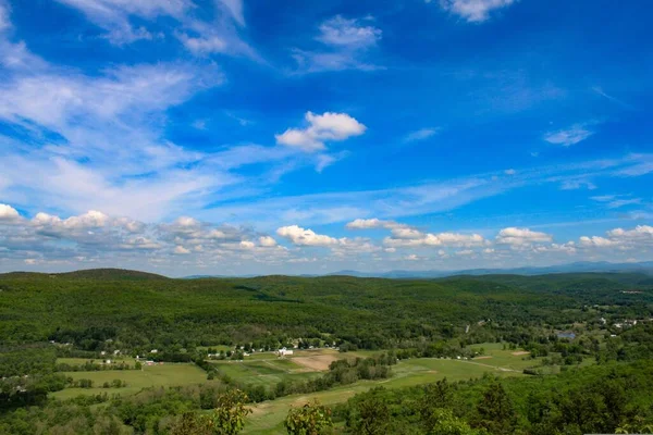 赫德森谷Shawngunk Mountains Scenic Byway Overlook Ellenville 在Ulster County俯瞰纽约州北部的Rondout山谷 — 图库照片