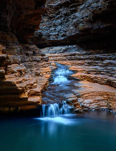 Eine Vertikale Aufnahme Des Wunderschönen Karijini Nationalparks Gorges Pilbra Australien — Stockfoto