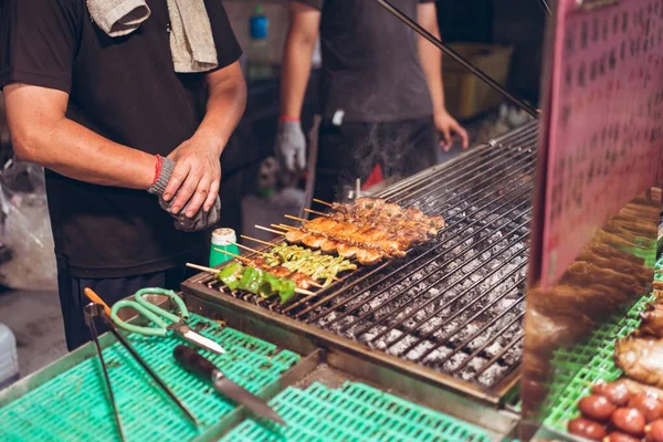 Een Close Van Typische Taiwanese Barbecue Traditionele Nachtmarkt Zhubei Taiwan — Stockfoto