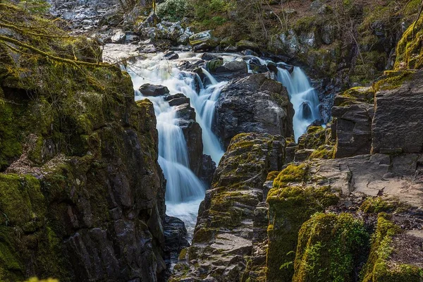 Krásná Scenérie Vodopádu Pyrenejských Horách Španělsku — Stock fotografie