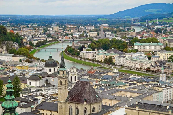 Uma Bela Paisagem Urbana Salzburgo Salzburgo Áustria Com Uma Travessia — Fotografia de Stock