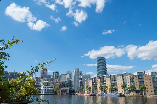 Londres Reino Unido Junio 2017 Canary Wharf District Clear Blue — Foto de Stock