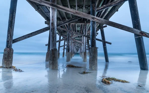 Długie Ujęcie Molo Plaży Kalifornii — Zdjęcie stockowe