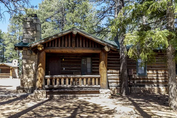 Een Shot Van Een Van Hout Cottage Natuur Grand Canyon — Stockfoto