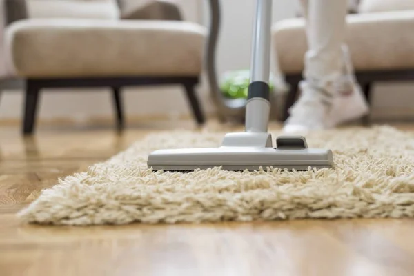 Großaufnahme Eines Staubsaugers Wohnzimmer — Stockfoto