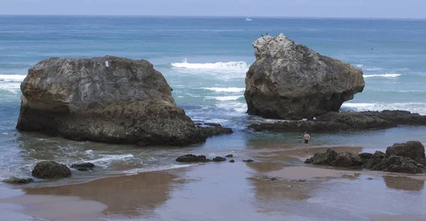 Due Scogli Sulla Spiaggia Biarritz Sulla Costa Francese — Foto Stock