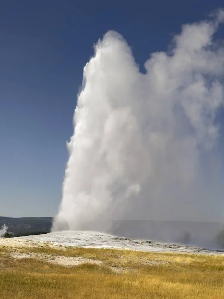 True Its Name Old Faithful Puts Great Show Every Hour — Stock Photo, Image