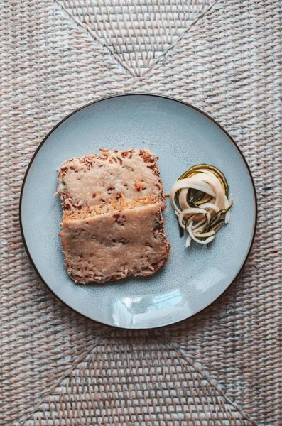 Top View Melted Cheese Toast Onions Blue Plate — Stock Photo, Image