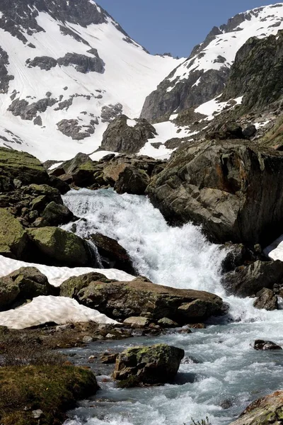 Plan Vertical Rivière Montagne Dans Col Susten Situé Suisse Hiver — Photo