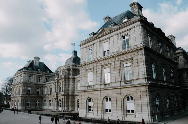 法国巴黎 2020年7月21日 法国巴黎参议院大楼美丽的风景 — 图库照片