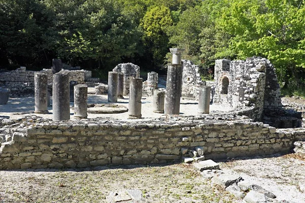 Een Landschap Shot Van Ravages Van Een Romeins Gebouw Butrint — Stockfoto