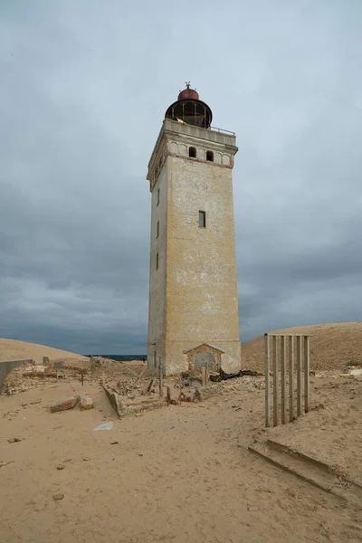 Disparo Vertical Bajo Ángulo Del Faro Rubjerg Knude Norte Dinamarca — Foto de Stock