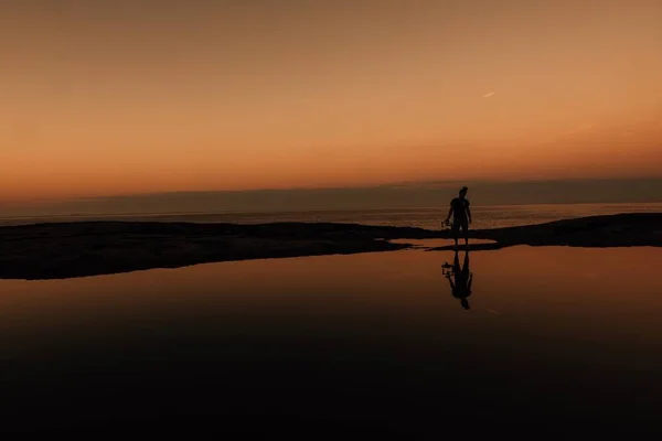 Une Silhouette Homme Plage Rio Janeiro Lever Soleil — Photo