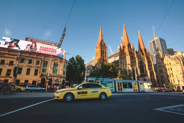 Melbourne Australya Aralık 2012 Pauls Katedrali Meydanı Önündeki Yola Öğleden — Stok fotoğraf