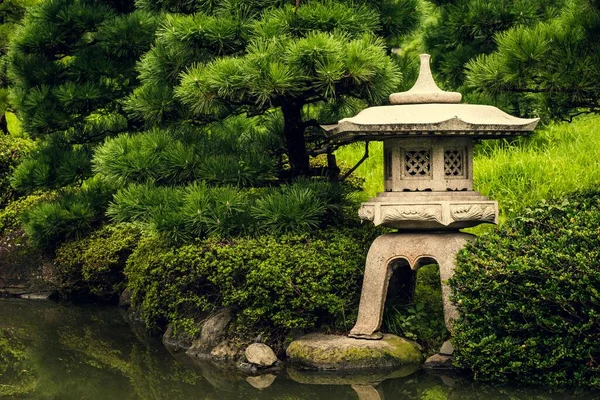Kamenná Lucerna Japonské Zahradě — Stock fotografie
