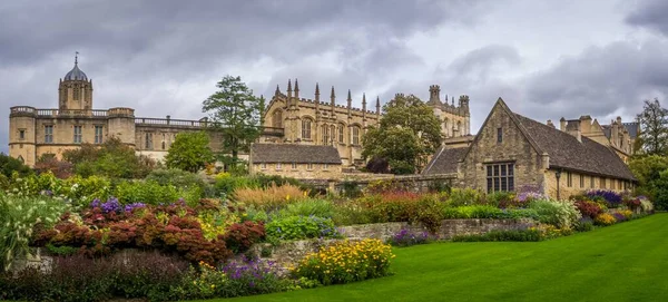 Egy Gyönyörű Felvétel Oxford Christ Church Ről Egy Nyári Napon — Stock Fotó