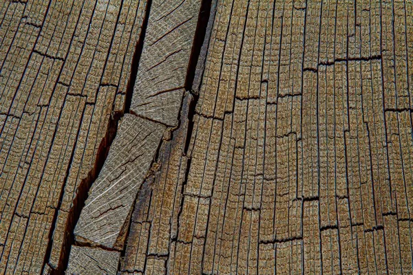 Strzał Zbliżeniowy Drewnianej Powierzchni Mnóstwem Pęknięć — Zdjęcie stockowe