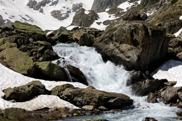 Bergsfloden Susten Passerar Schweiz Vintern Dagsljus — Stockfoto