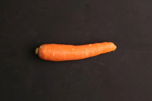 Eine Nahaufnahme Von Einer Köstlichen Möhre Farbe Hintergrund — Stockfoto