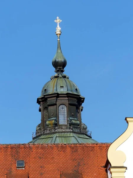 Zlacený Kříž Vrcholu Barokní Kopule Benediktinského Opatství Ettal Abbey — Stock fotografie