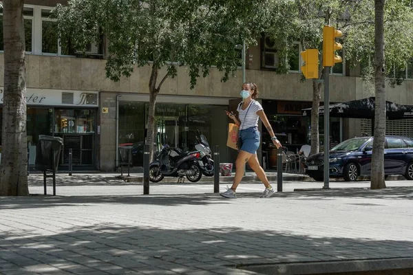 Barcelona Espanha Junho 2020 Coronavirus Pessoas Rua Durante Pandemia Covid — Fotografia de Stock