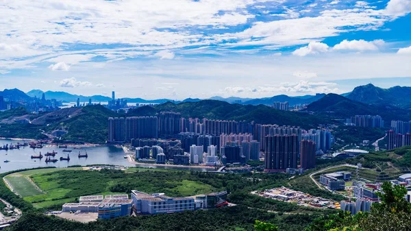 Beau Cliché Paysage Urbain Avec Ciel Bleu Arrière Plan — Photo