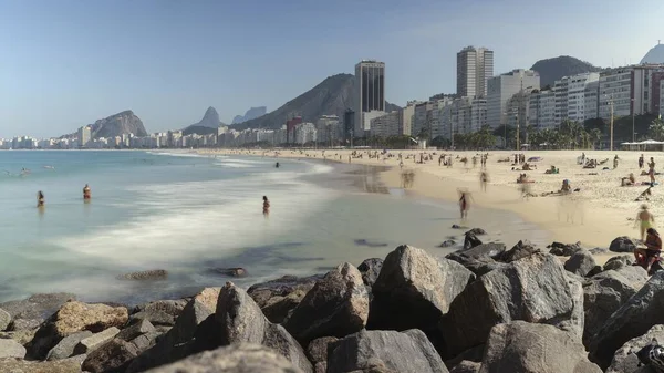 Rio Janeiro Brazil Jul 2020 브라질 리우데자네이루의 카바나의 배경과 바위의 — 스톡 사진