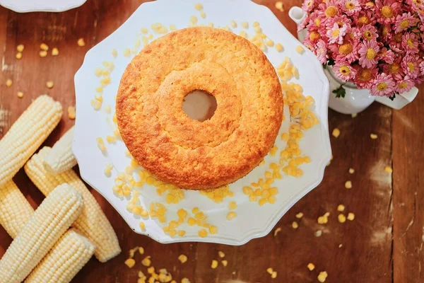 Een Bovenaanzicht Van Een Heerlijke Zelfgemaakte Taart Met Likdoorns Roze — Stockfoto