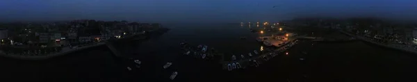 在空中俯瞰港口 夜间有船 无人机照片 — 图库照片