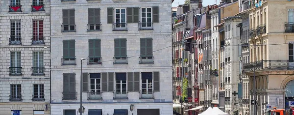 バイヨンヌの美しい街の建物 フランスだ ヨーロッパ — ストック写真