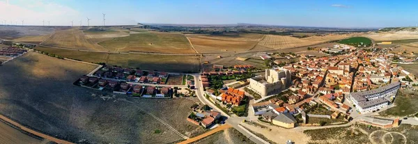 Palencia Fuentes Valdepero 的空中景观 西班牙有城堡的村庄 — 图库照片