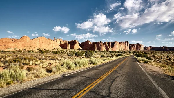 Eine Wunderschöne Landschaft Eines Highways Einer Schluchtenlandschaft Arches National Park — Stockfoto