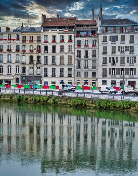 Κτίρια Στην Όμορφη Πόλη Bayonne Στη Γαλλία Ευρώπη — Φωτογραφία Αρχείου