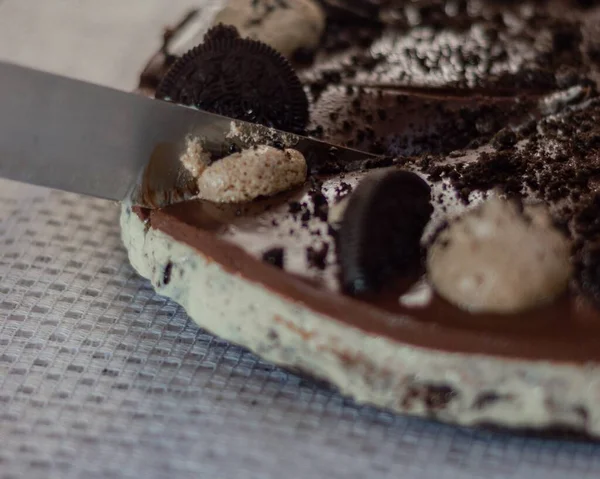 Ένα Κοντινό Πλάνο Από Ένα Νόστιμο Κέικ Σοκολάτας Μπισκότα — Φωτογραφία Αρχείου