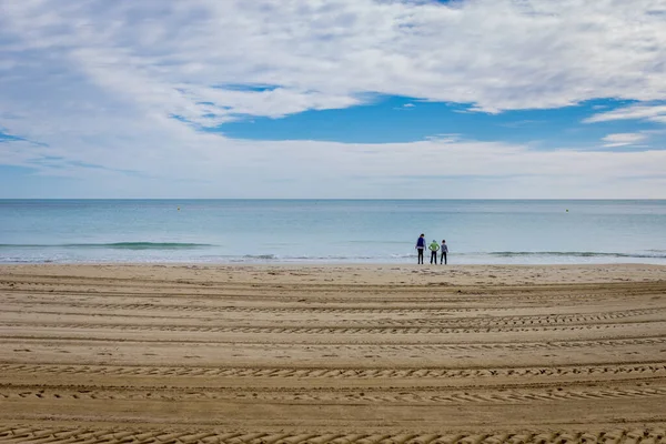 Boundless Sea Cloudy Sky Seen Traces Cars Sands — Stock Photo, Image