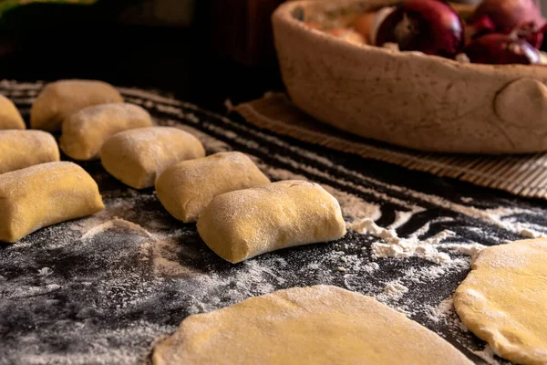 Zbliżenie Ujęcia Procesu Pieczenia Wypieków Grzybowych Kuchni — Zdjęcie stockowe