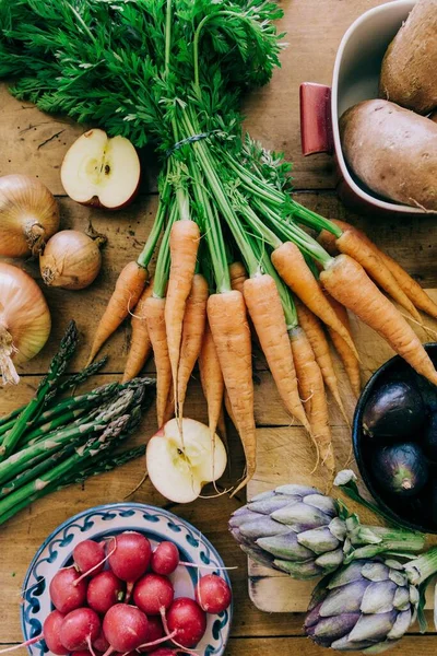 Vista Vertical Frutas Verduras Sobre Una Mesa Madera — Foto de Stock