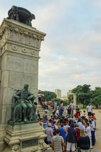 Sao Paulo Brazil Ιουν 2019 Άνθρωποι Συγκεντρώθηκαν Στο Ιστορικό Μνημείο — Φωτογραφία Αρχείου