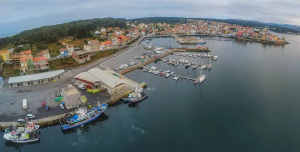 Spanya Nın Galiçya Kıyısında Teknelerle Birlikte Limandaki Hava Manzarası Drone — Stok fotoğraf