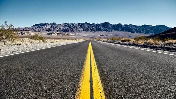 Een Zonnig Landschap Van Ca190 Snelweg Death Valley National Park — Stockfoto