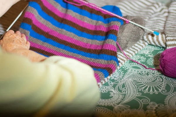 Close Shot Grandmother Knitting Sweater Colorful Thread Yarns — Stock Photo, Image