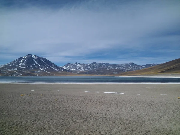Beau Cliché Étang Des Montagnes Dans Désert Atacama Chili — Photo
