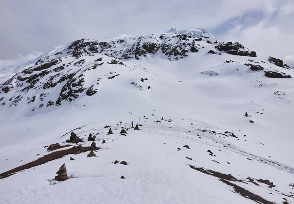 Дивовижний Краєвид Прекрасної Вкритої Снігом Гори Аузангате Перу — стокове фото