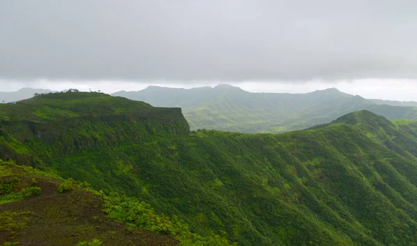 Una Imagen Sombría Fortaleza Sinhagad Situada Suroeste Ciudad Pune India —  Fotos de Stock