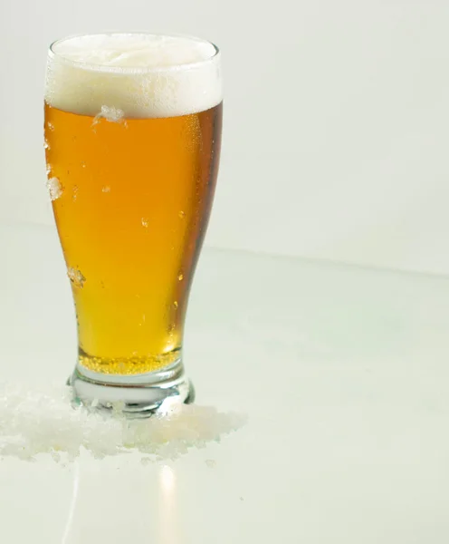 Glass Beer White Surface — Stock Photo, Image