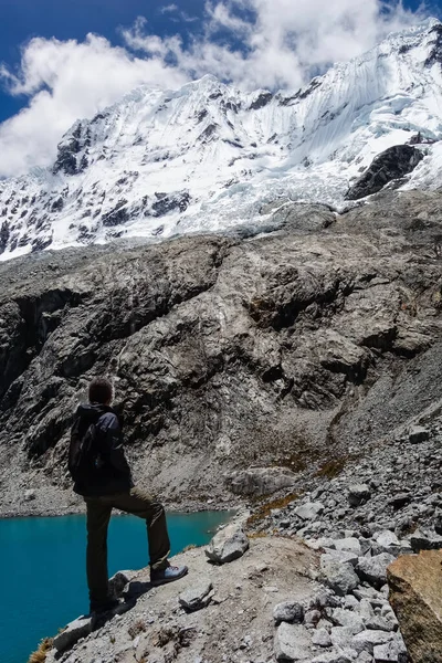 Una Hermosa Foto Excursionista Paisaje Rocoso Cerca Montaña Huascaran Perú — Foto de Stock