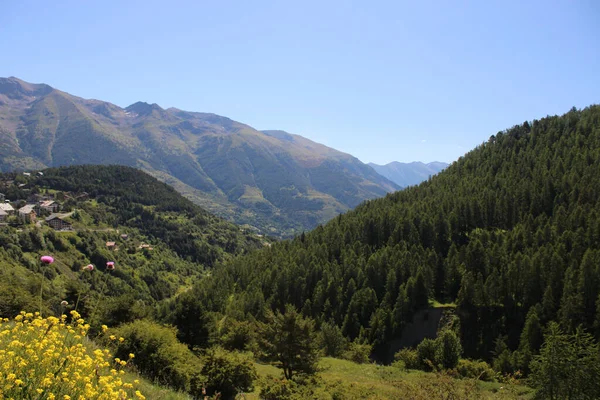 Okouzlující Pohled Hornatou Krajinu Saint Etienne Tinee Francie — Stock fotografie