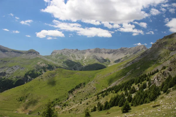 Een Betoverend Uitzicht Het Bergachtige Landschap Saint Etienne Tinee Frankrijk — Stockfoto