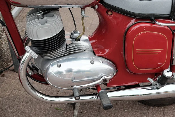 Primer Plano Del Motor Una Motocicleta Vintage Roja — Foto de Stock